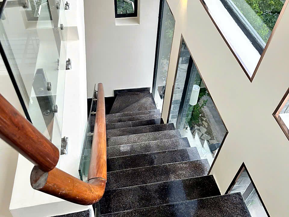 Không gian nhà phố hoàn thiện sạch sẽ sau vệ sinh
